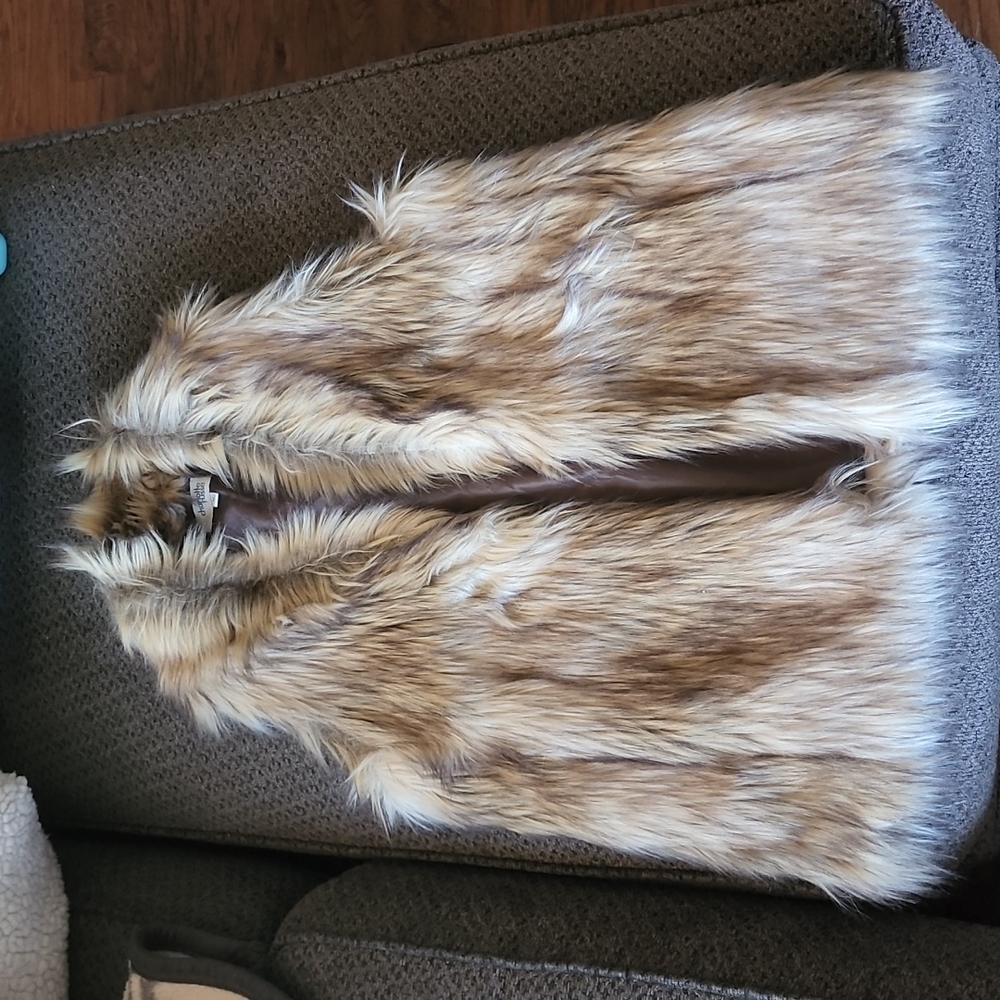 Charlotte russe fur vest